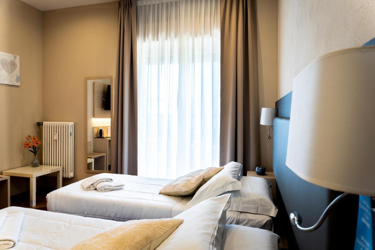 Hotel Victoria Cuneo Esterno foto