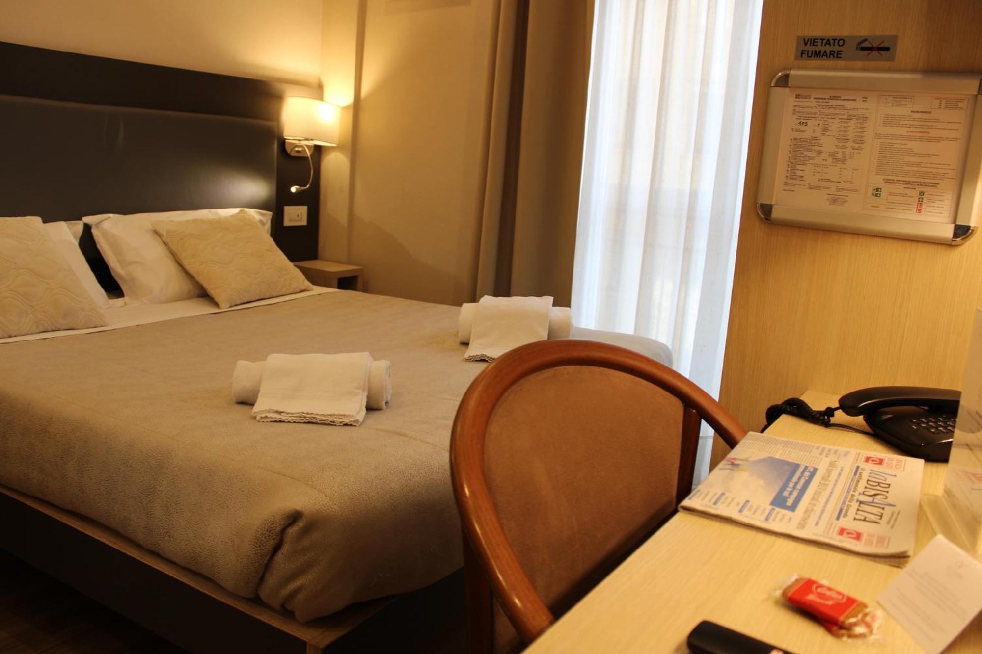 Hotel Victoria Cuneo Esterno foto