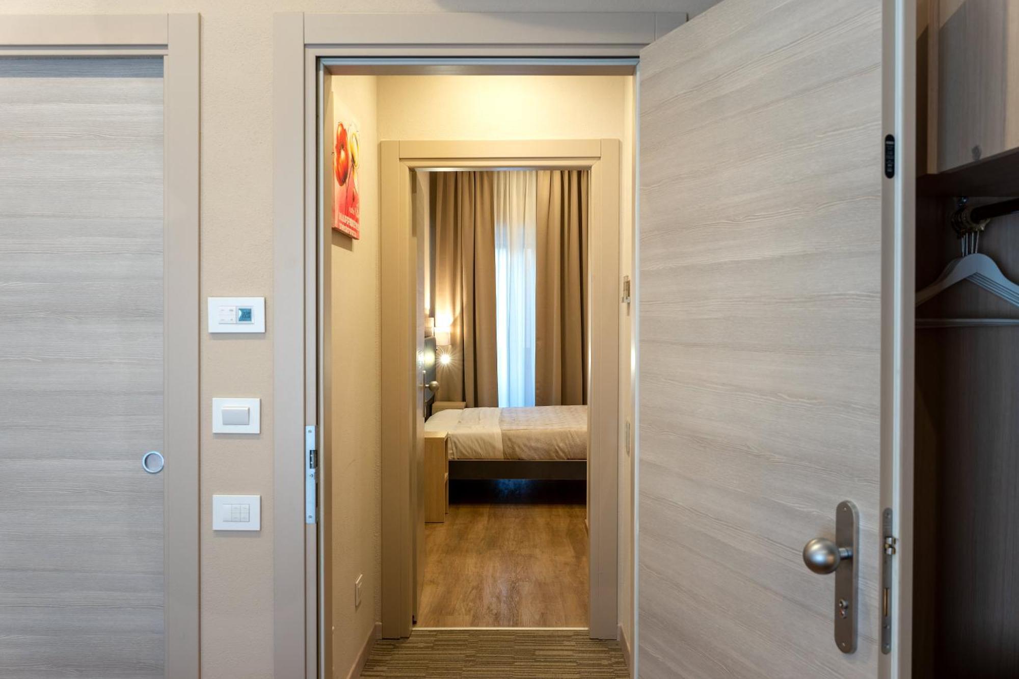 Hotel Victoria Cuneo Esterno foto